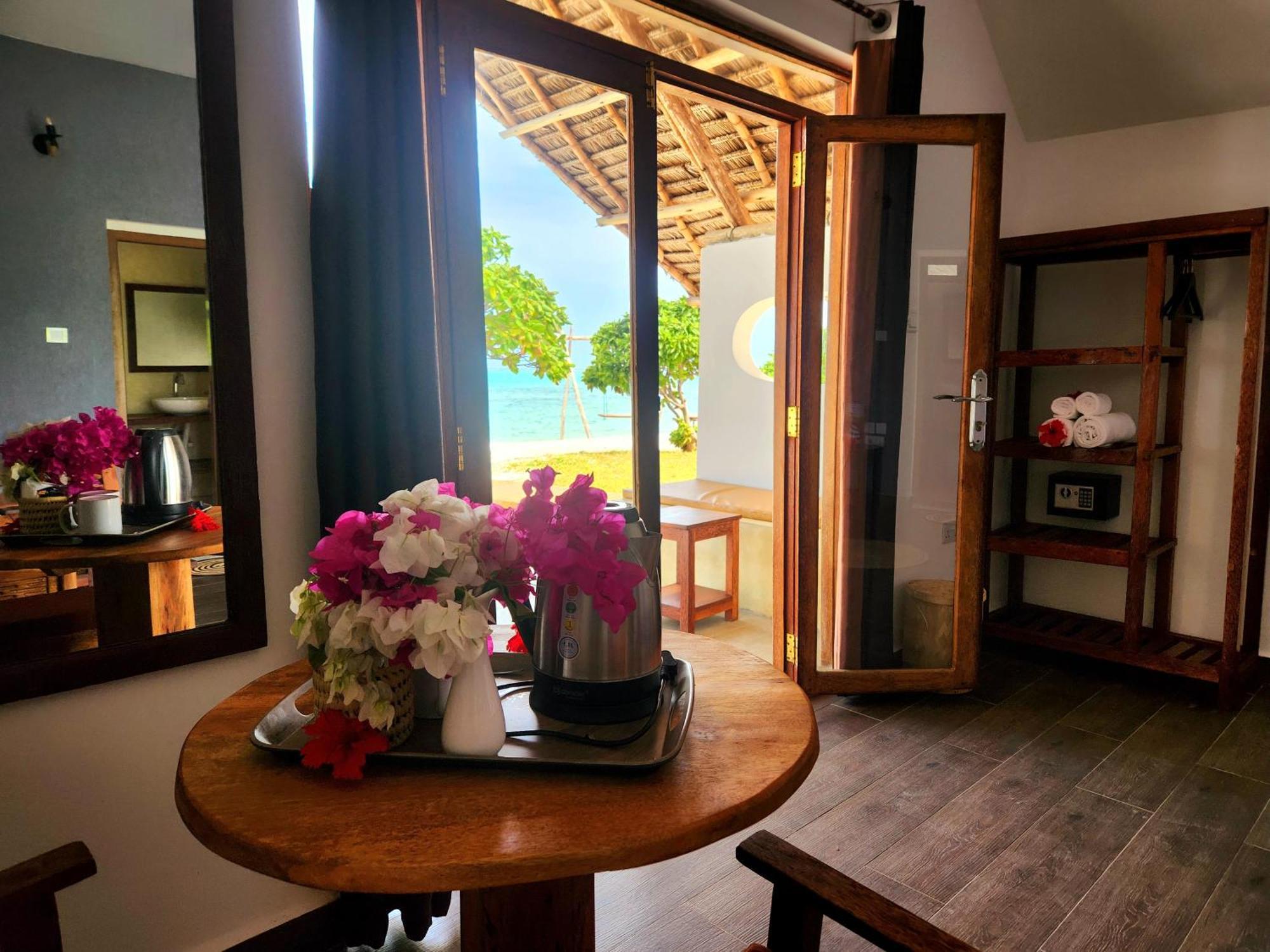 Almas Beach Boutique Hotel Makunduchi Exterior photo